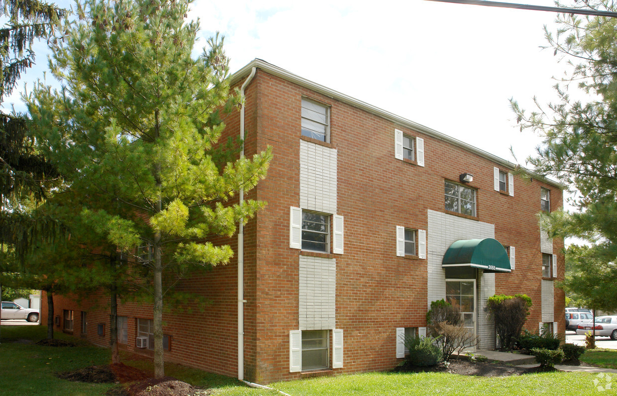 Primary Photo - 3668 Cleveland Ave