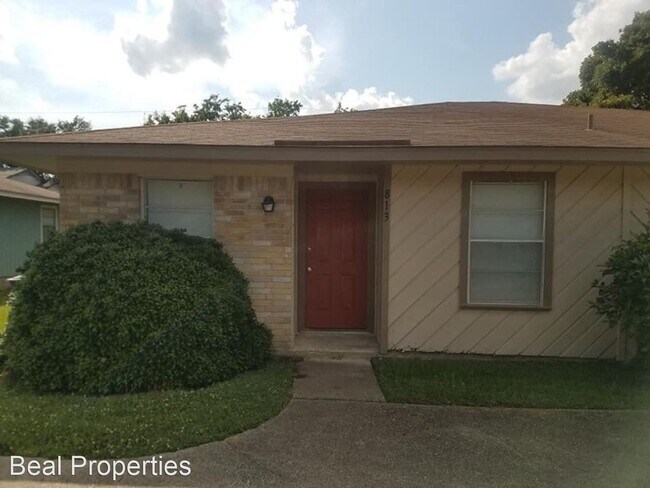 Building Photo - 2 br, 2 bath House - 813 San Saba