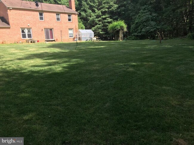 Foto del edificio - 41316 Red Hill Rd