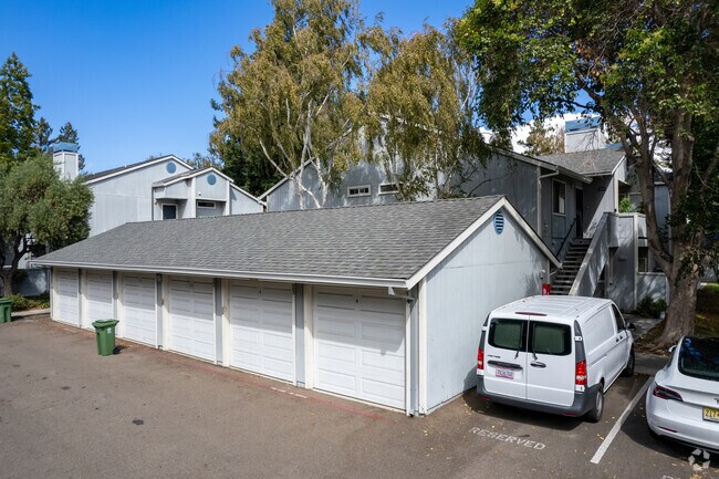 Foto del edificio - Claremont Meadows