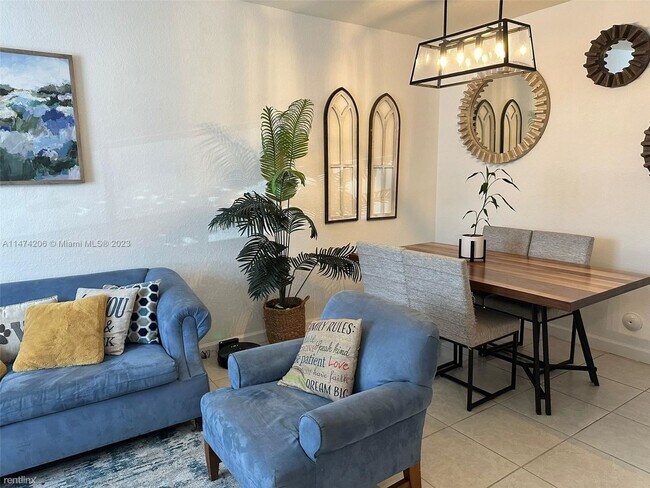 Foto del edificio - 3 br, 2.5 bath House - 10543 W 33rd Ct # 0 1