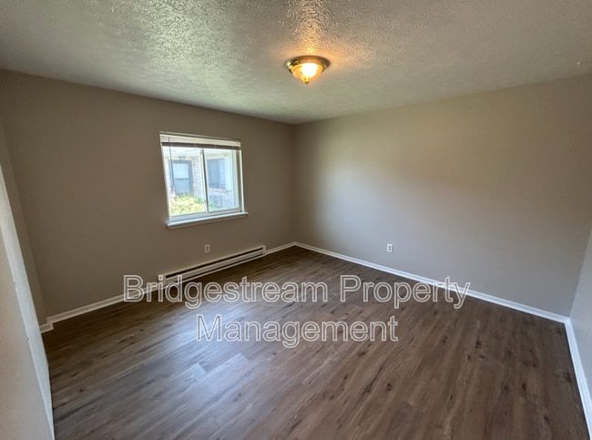 Building Photo - 4564 Waynedale Cir