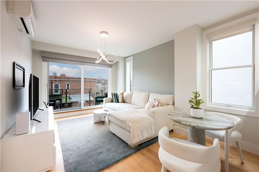 Foto principal - 2305 24th Ave