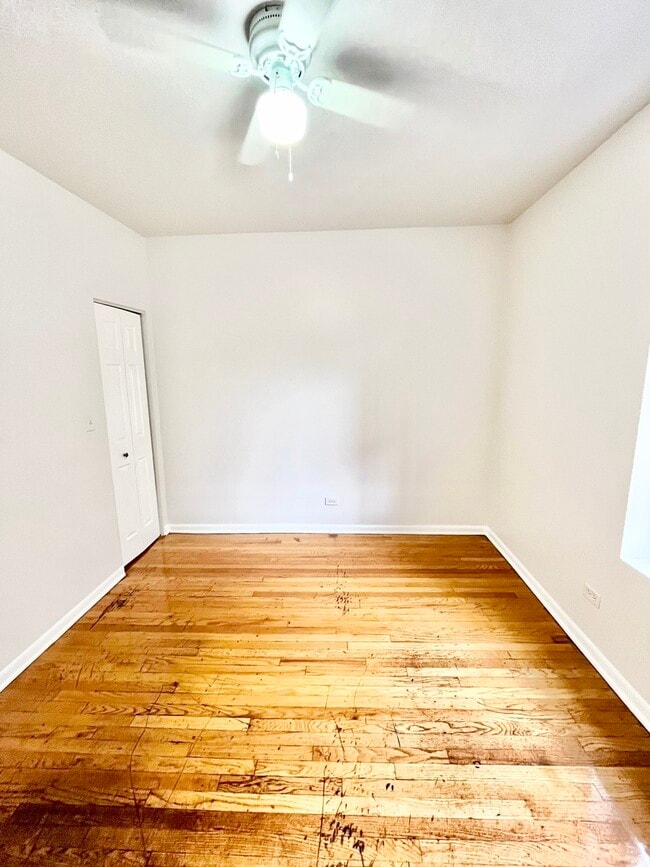 Building Photo - 3918 W Augusta Blvd