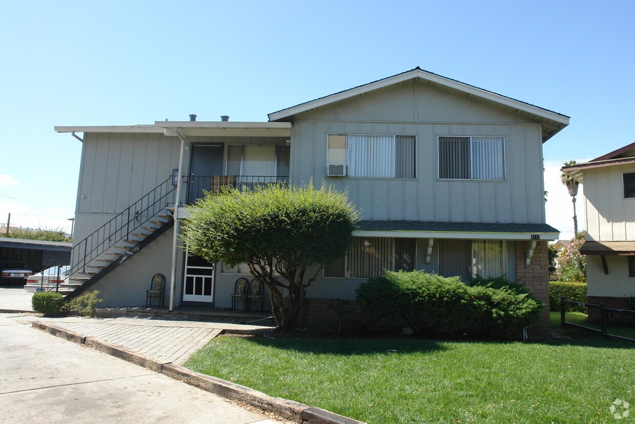 Primary Photo - 3117 Dakan Ct