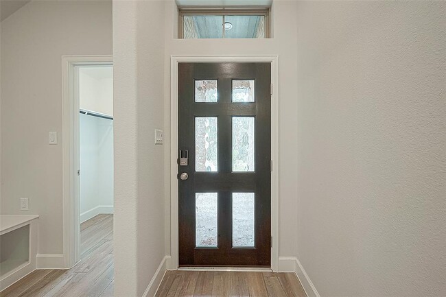 Building Photo - 213 McCrea Ct