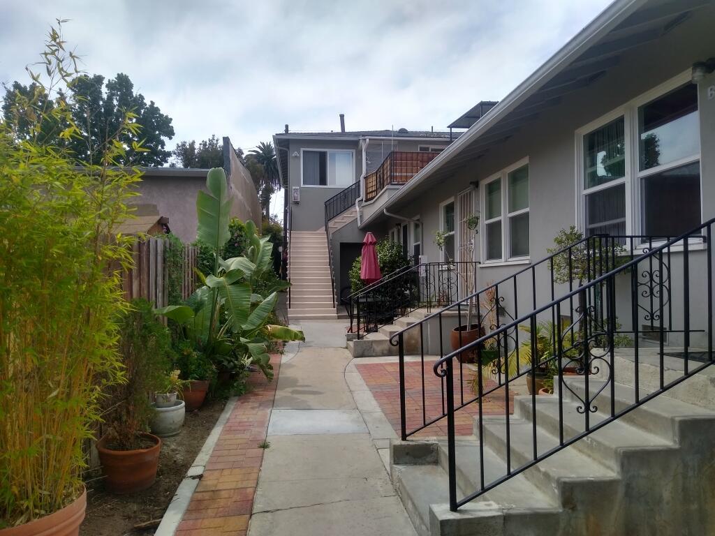 Foto del edificio - 4130 E 7th St
