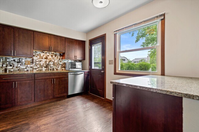 Building Photo - 6897 S Juniper Dr