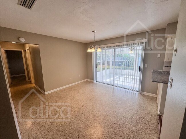 Foto del edificio - 7176 Lockwood St