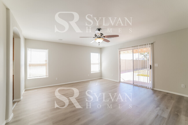 Foto del edificio - 13406 N 124th Ln