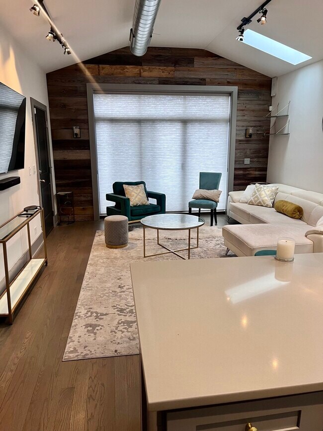 Foto del edificio - 6512 S Minerva Ave