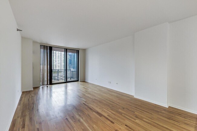Foto del edificio - 330 N Jefferson St