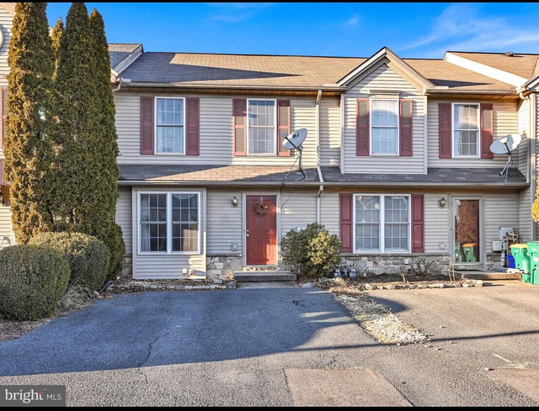 30 Woodmyre Ln, Enola, PA 17025 Townhome Rentals in Enola PA