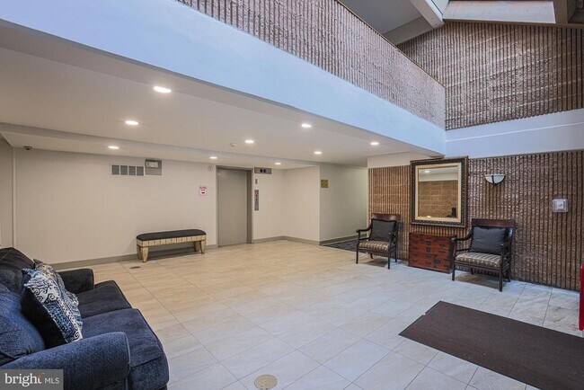Foto del edificio - 2903 Fallstaff Rd