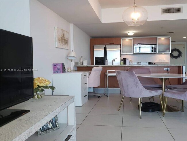 Foto del edificio - 185 SW 7th St