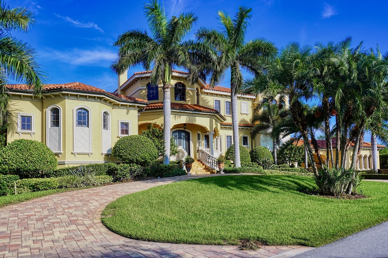 Primary Photo - 1363 Oceanview Dr