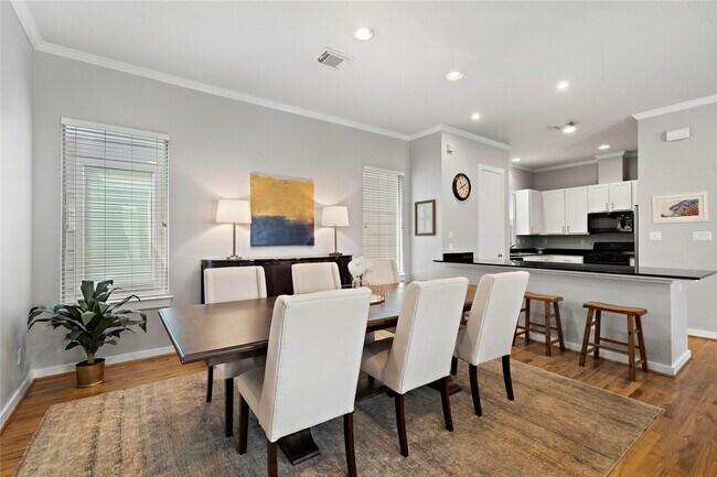 Foto del edificio - 4510 Center St