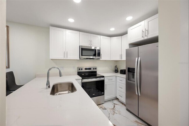 Foto del edificio - 240 Medallion Blvd