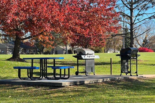 Building Photo - Greenlawn Arbors Apartments
