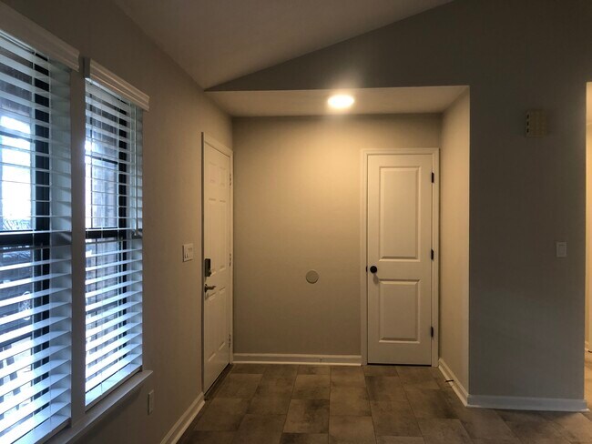 Building Photo - 2327 Barcelona Ct