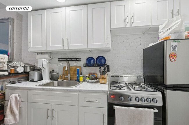 Foto del edificio - 140 W 75th St
