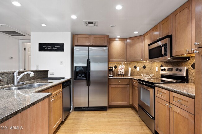 Foto del edificio - 4850 E Desert Cove Ave