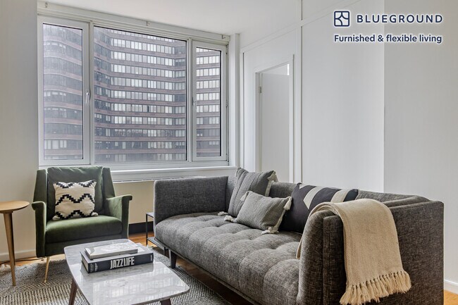 Building Photo - 635 W 42nd St