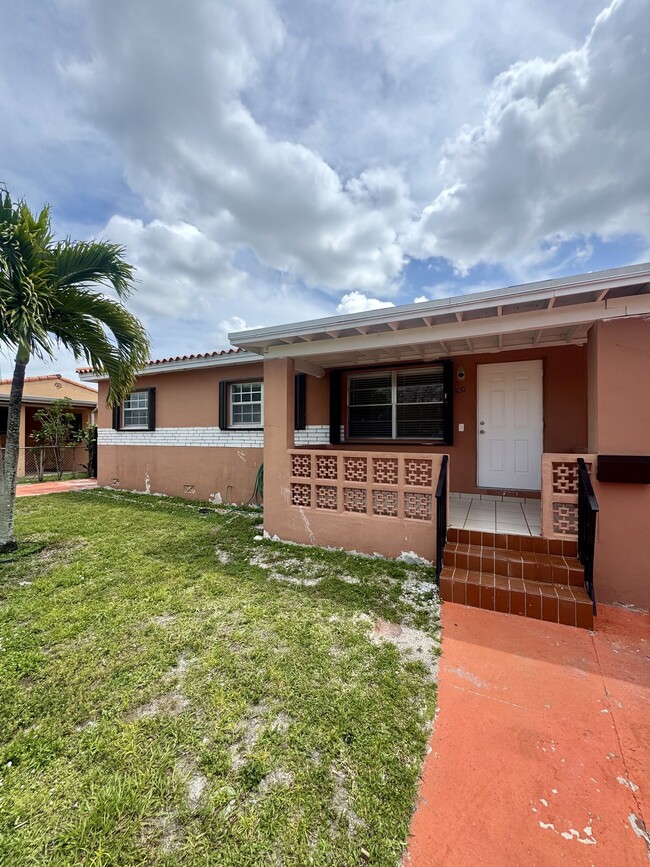 Photo - 300 E 37th St House