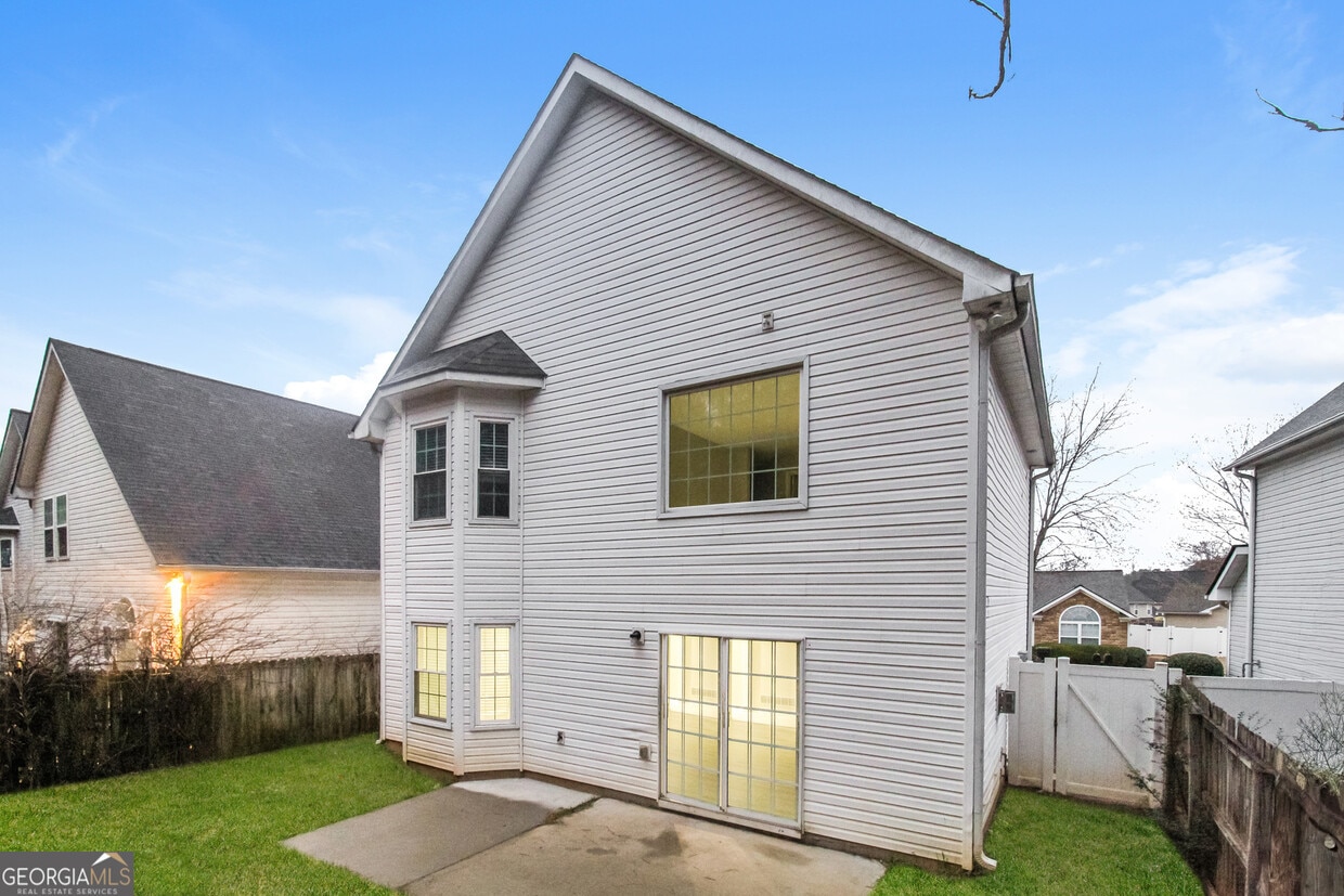 Primary Photo - 77 Highland Falls Dr