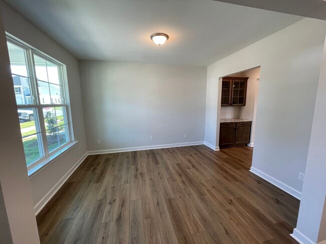 Foto del edificio - Gorgeous newer 3BD/2.5BA home w/ 2 car garage in Clayton!