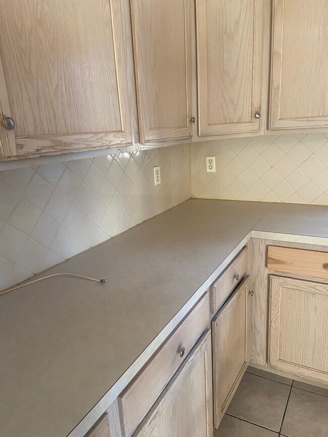 Building Photo - 7026 Smith Ave