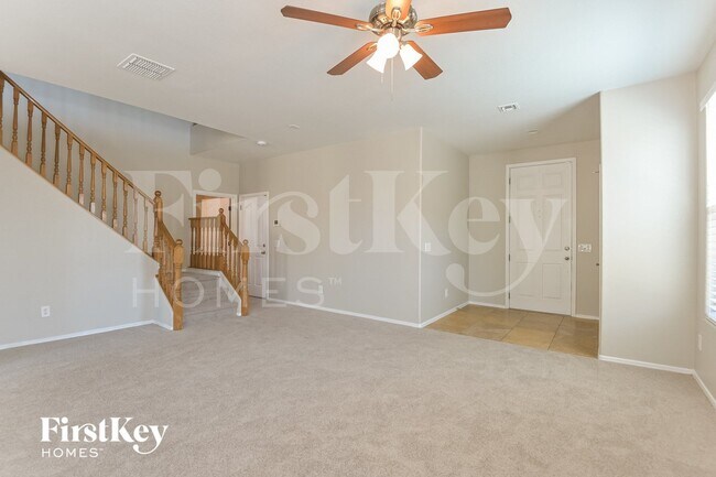 Foto del edificio - 1320 S Woodbine Ln