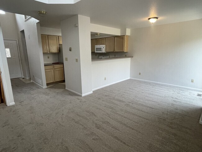 Building Photo - 1007 Cuerto Ln