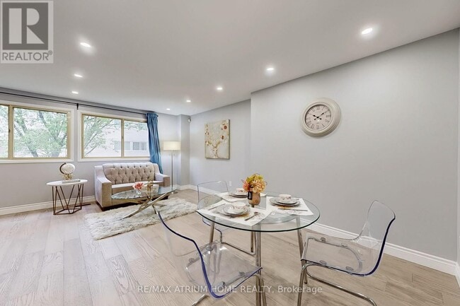 Building Photo - 10 Townsend Rd