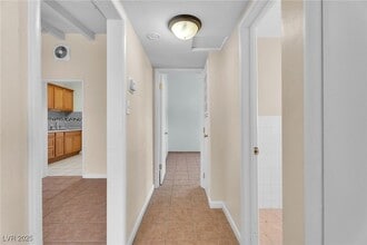 Building Photo - 710 N 10th St