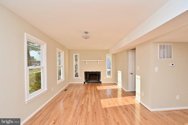 Building Photo - 2546 Chadwick Ct