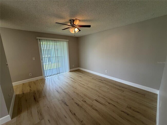 Foto del edificio - 4160 Pershing Pointe Pl