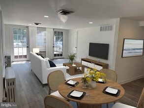 Building Photo - 4 E Germantown Pike