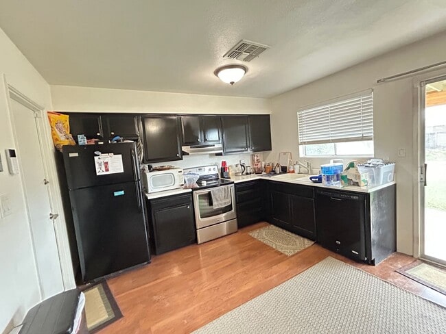 Foto del edificio - 2 Bedroom 1 Bath North Phoenix Treasure