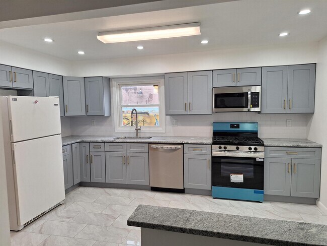 Foto del edificio - 169 W 51st St