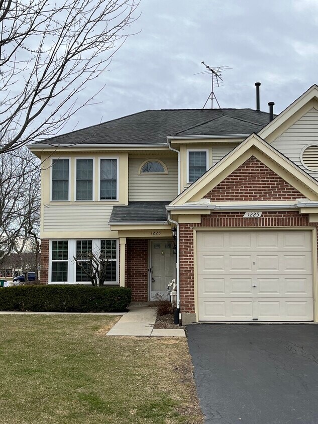 Foto principal - 1225 S Wellington Ct