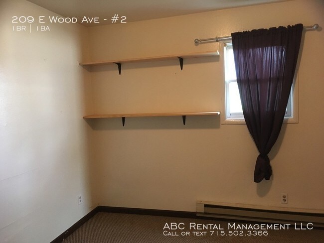 Building Photo - 209 E Wood Ave