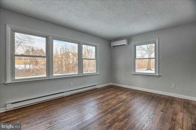 Building Photo - 164 N Fairville Ave