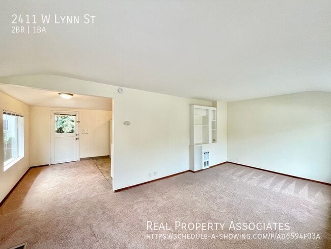 Photo - 2411 W Lynn St Apartment