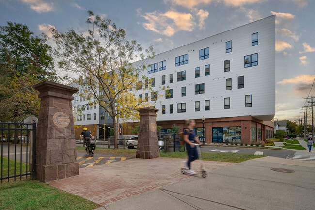 Foto del edificio - Cadence on Canal