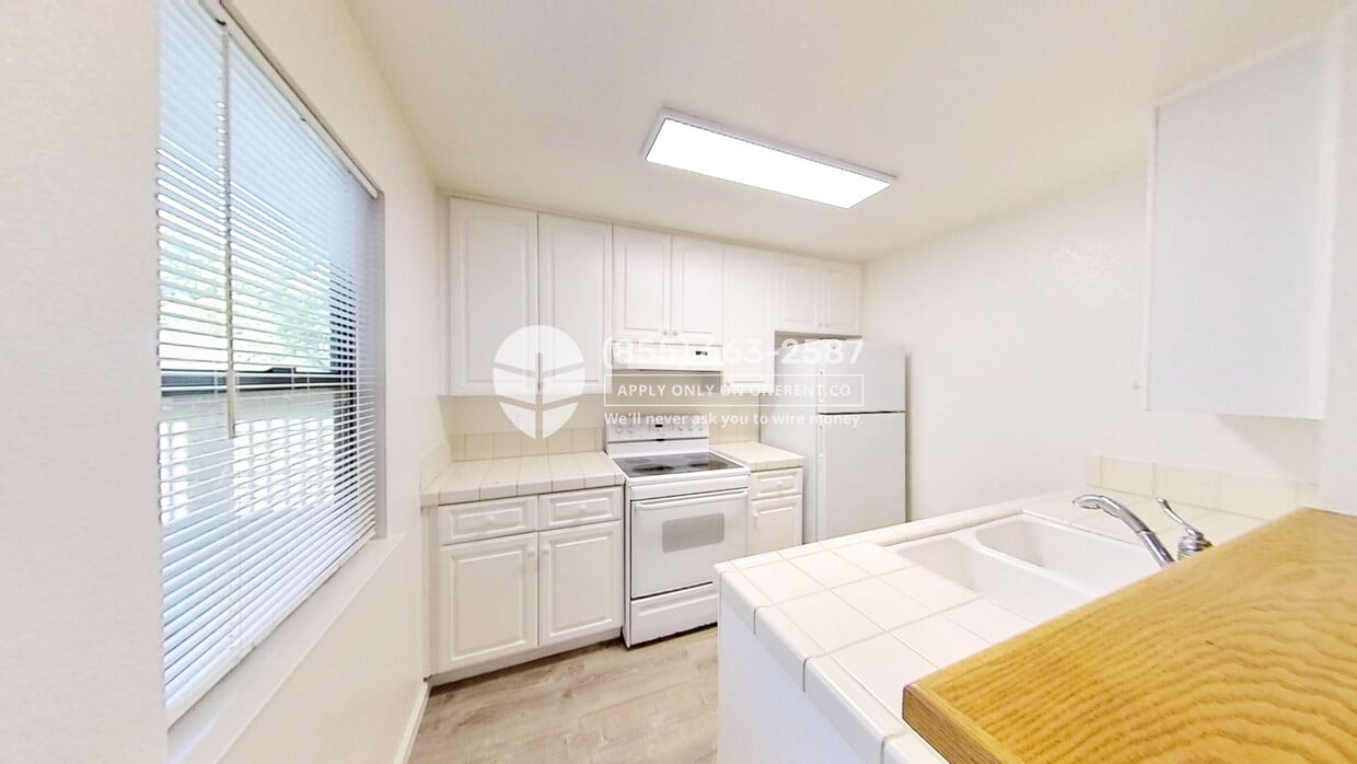 Primary Photo - 1336 Meadow Ridge Cir