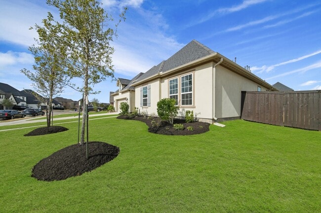 Building Photo - 9527 Sanger Wy