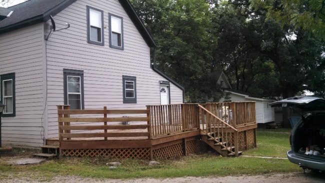 Building Photo - 231 2nd St