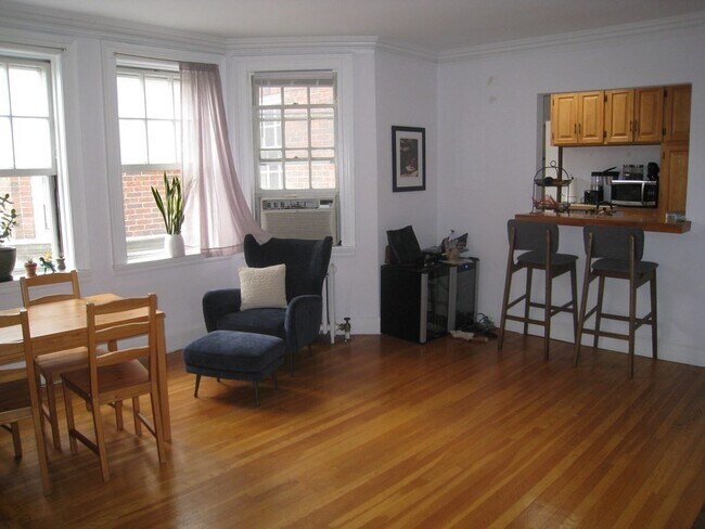 Building Photo - 79 Martin St