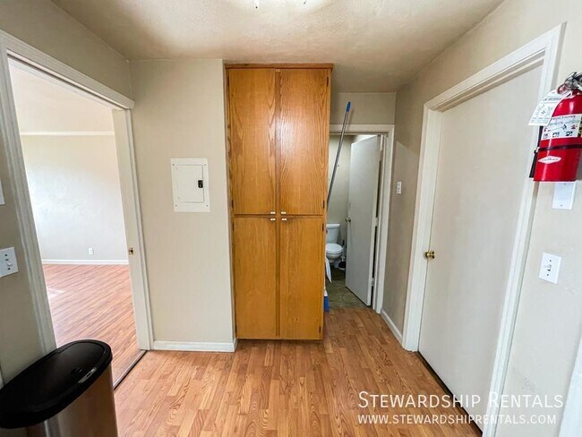 Photo - 1827 Harris St Apartment